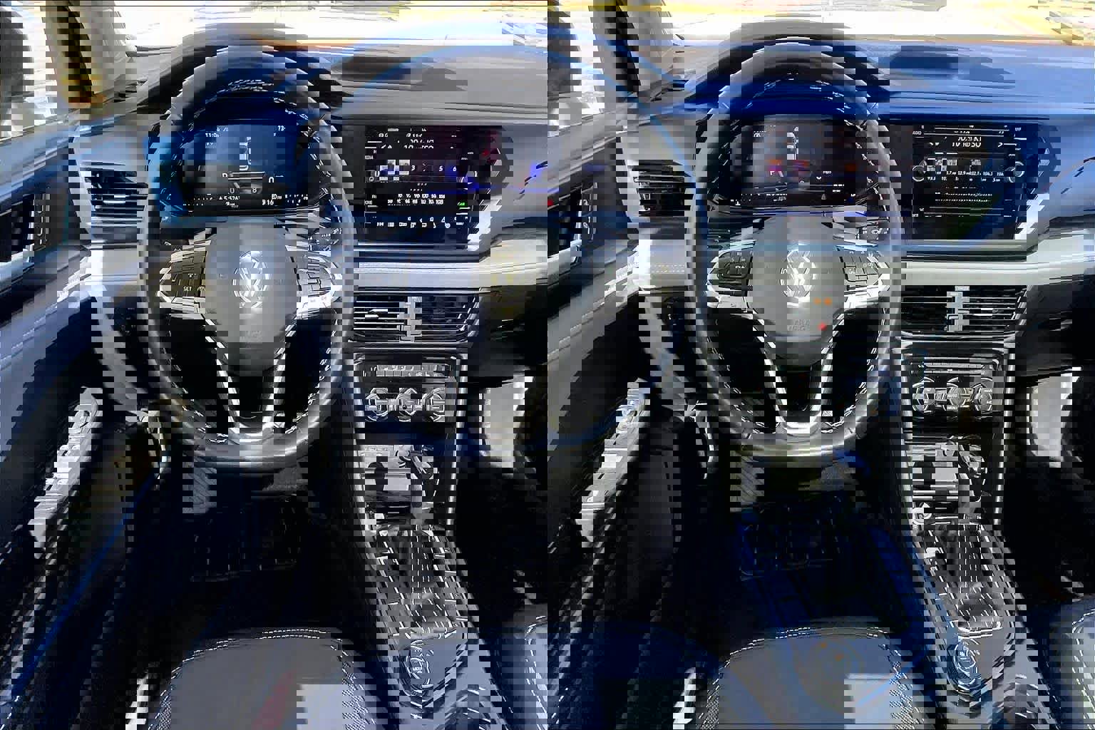 Used 2024 Volkswagen Taos SE image 6