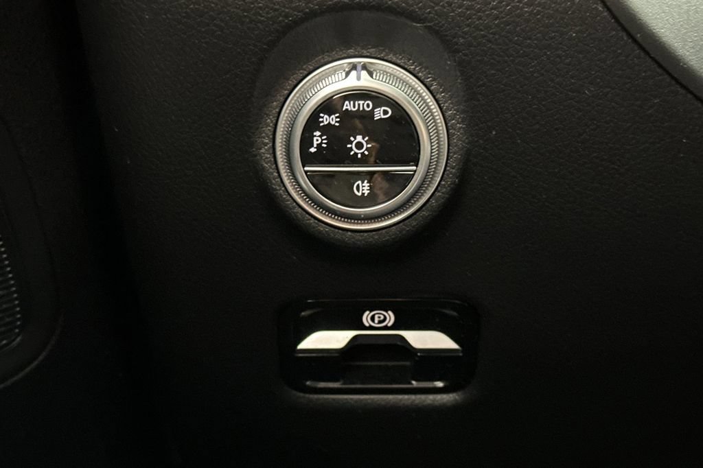 Certified 2023 Mercedes-Benz C 300 Sedan image 32