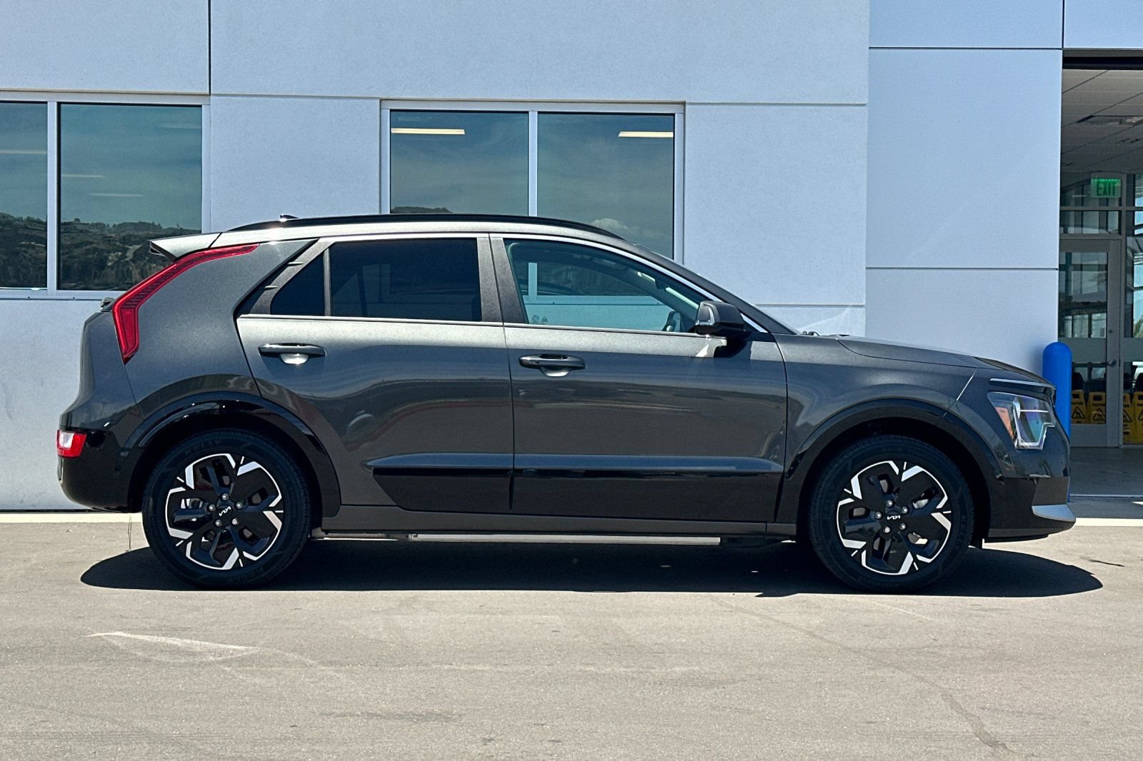 Used 2024 Kia Niro Wind FWD image 3
