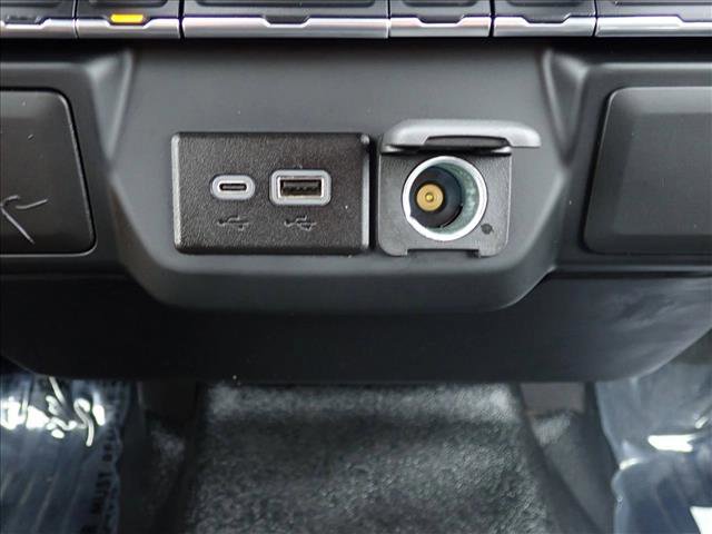 Used 2023 Chevrolet Silverado 1500 W/T image 17