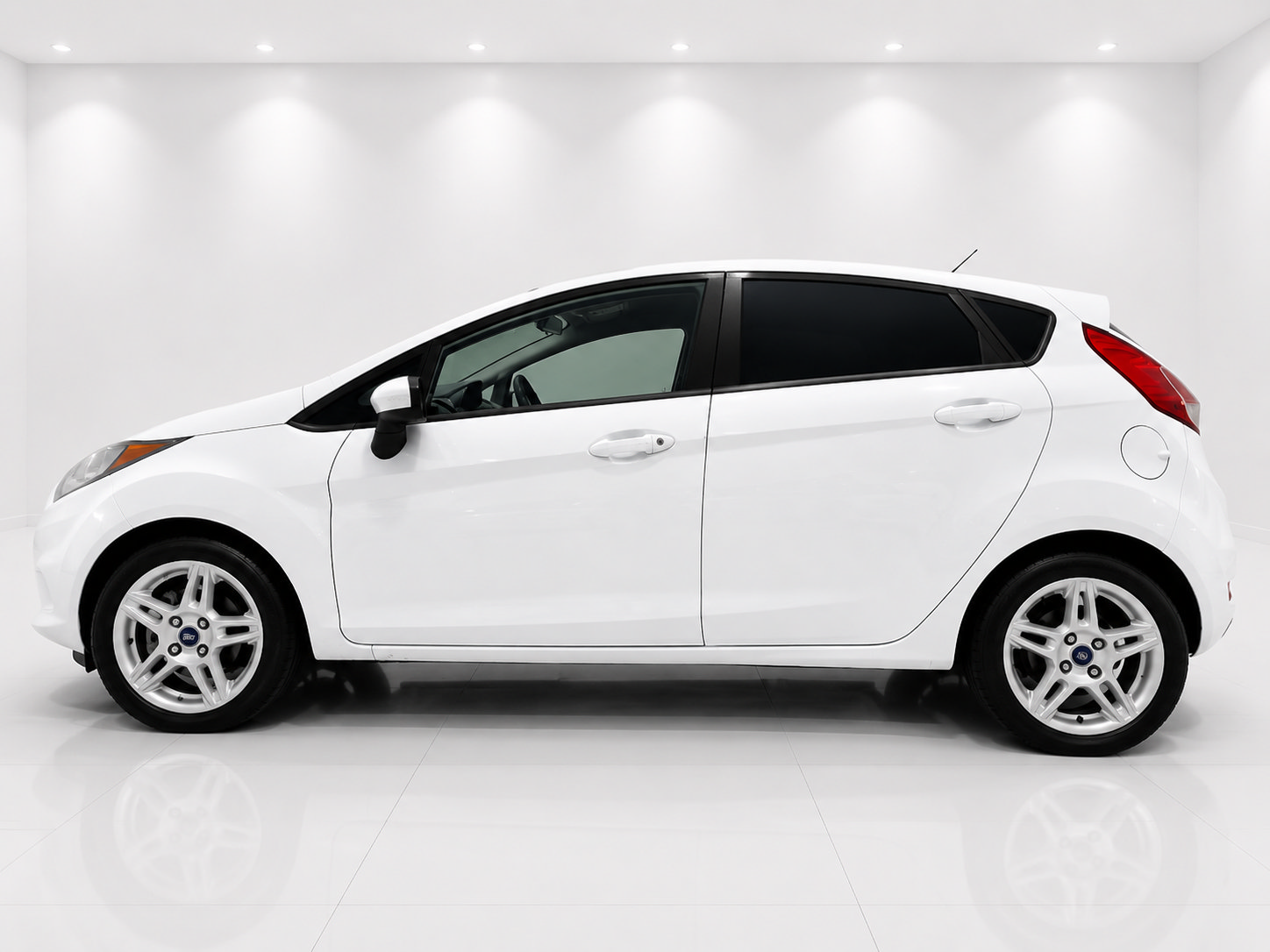 Used 2019 Ford Fiesta SE FWD image 3