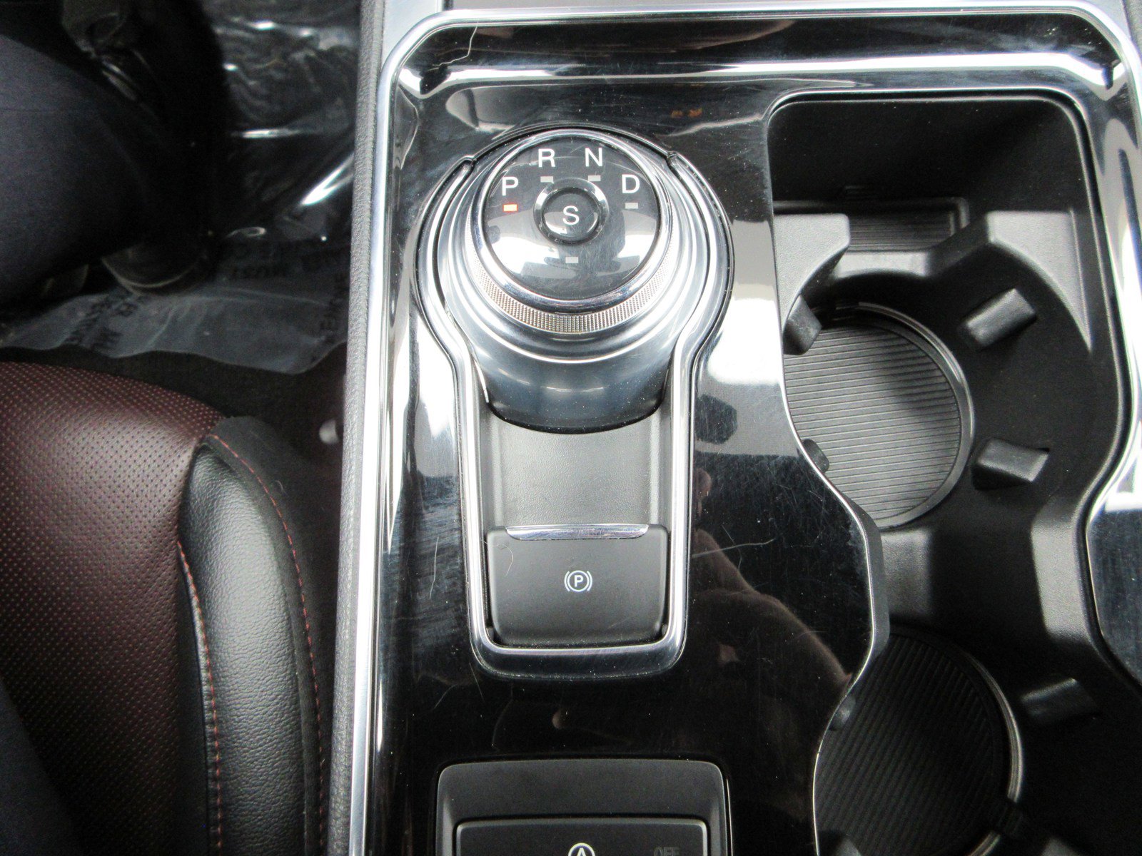 Used 2020 Ford Edge Titanium w/ Equipment Group 301A AWD/4WD image 49