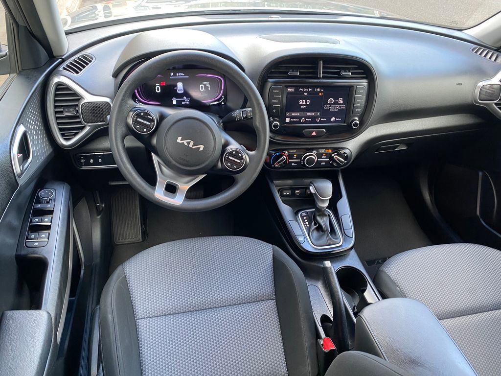 Used 2023 Kia Soul LX w/ LX Technology Package image 30