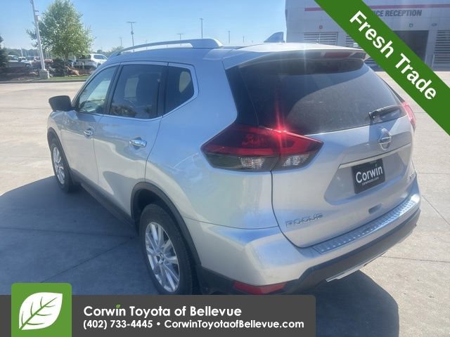 Used 2018 Nissan Rogue SV w/ Premium Package AWD/4WD image 6