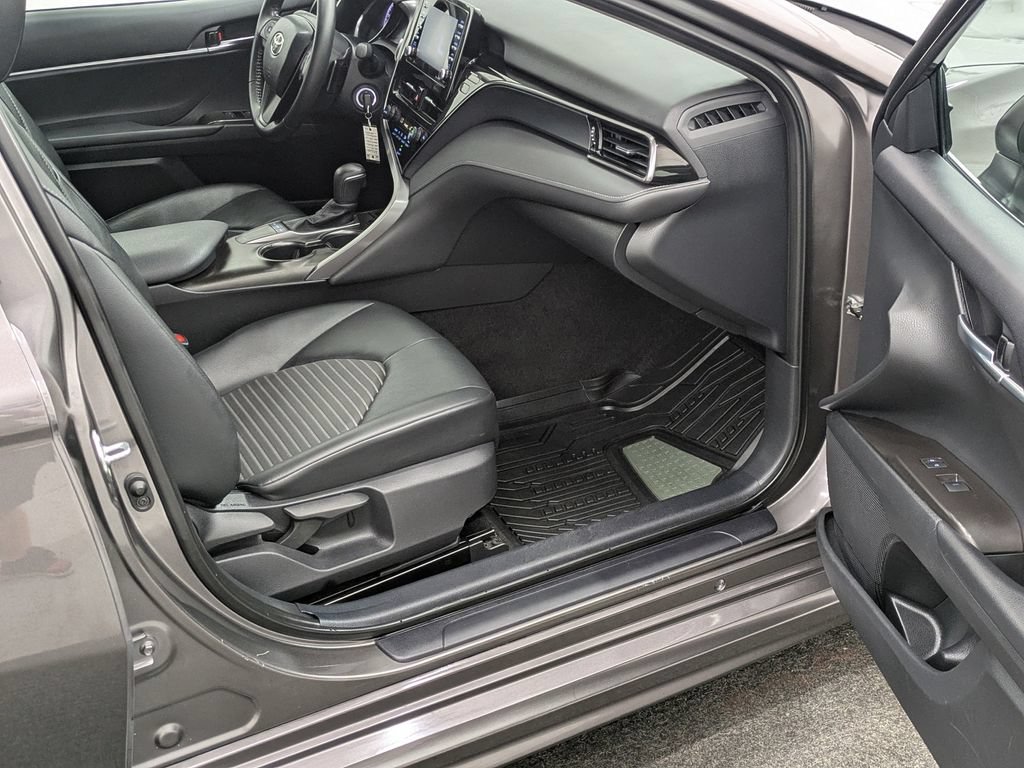 Used 2024 Toyota Camry SE FWD image 28
