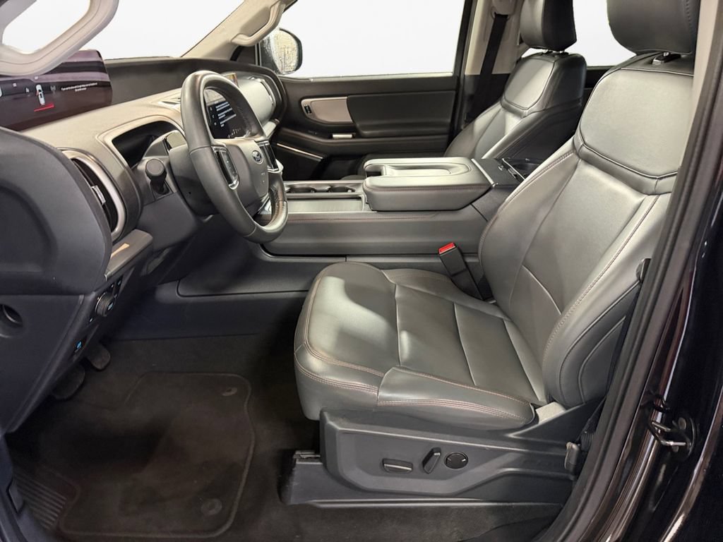 Used 2025 Ford Expedition Active AWD/4WD image 15