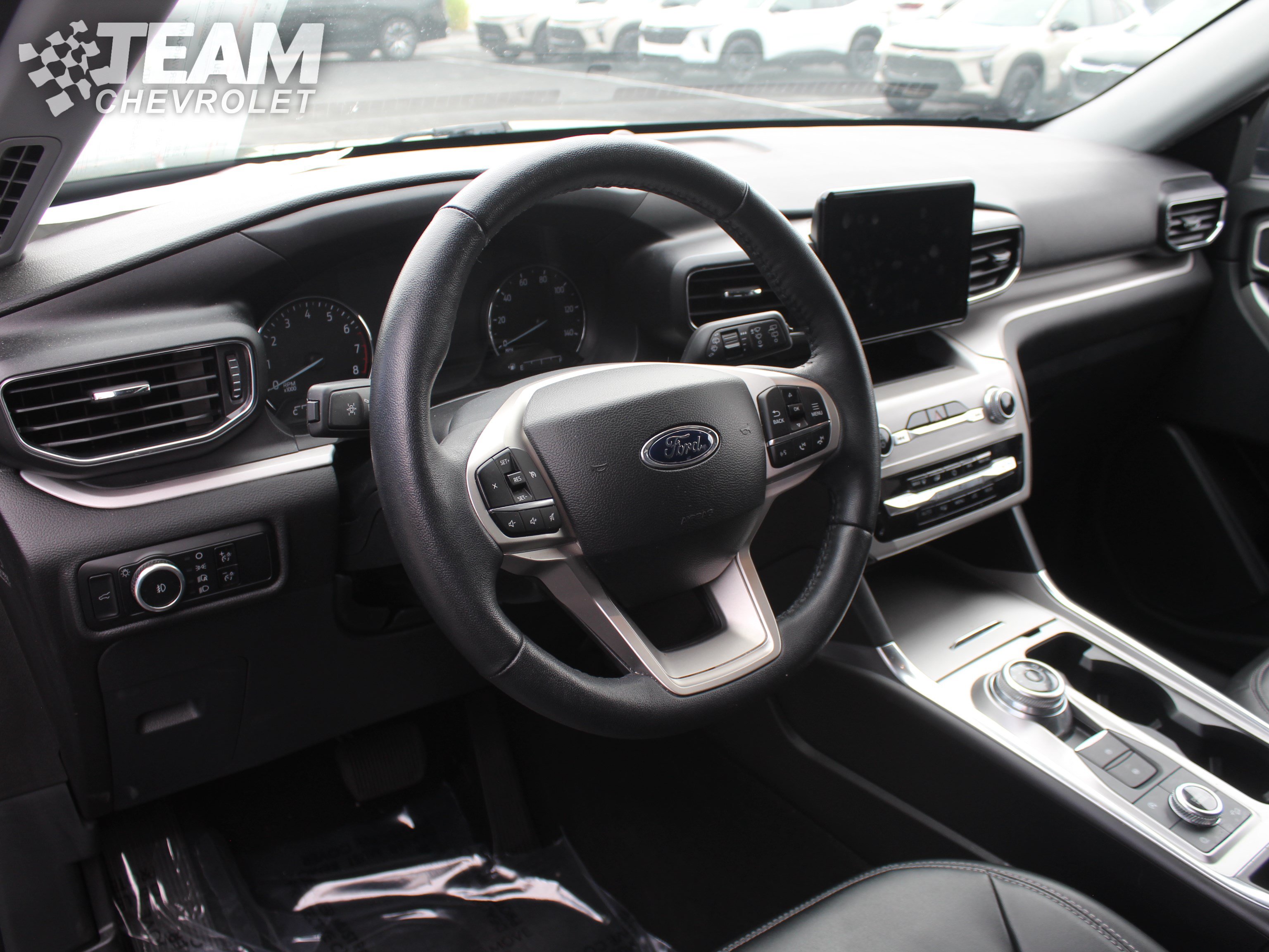 Used 2024 Ford Explorer XLT w/ Equipment Group 202A AWD/4WD image 12