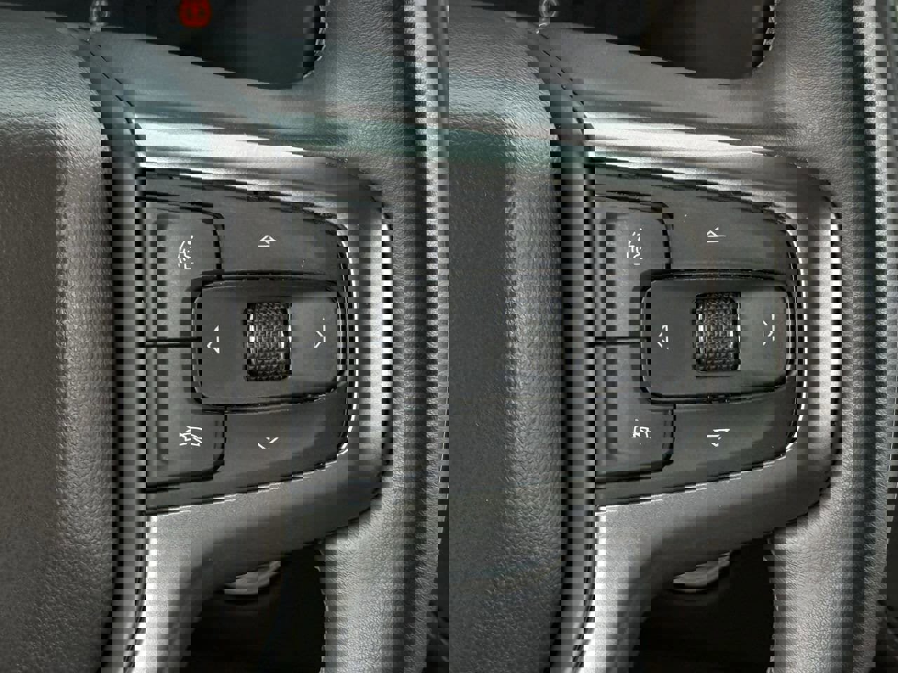 Certified 2024 Chevrolet Suburban LT w/ Luxury Package image 8