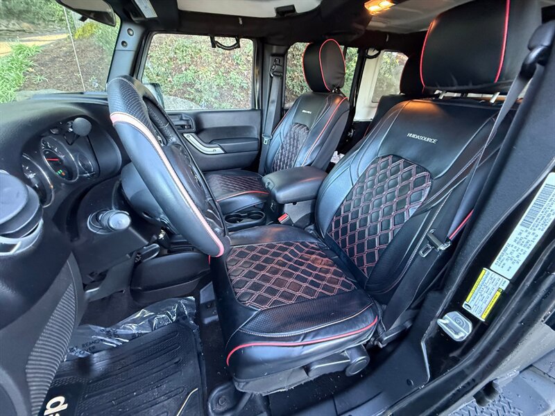 Used 2012 Jeep Wrangler Unlimited Sahara AWD/4WD image 10
