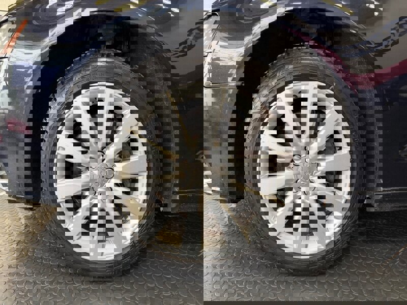 Used 2009 Audi A4 2.0T Premium Plus image 12