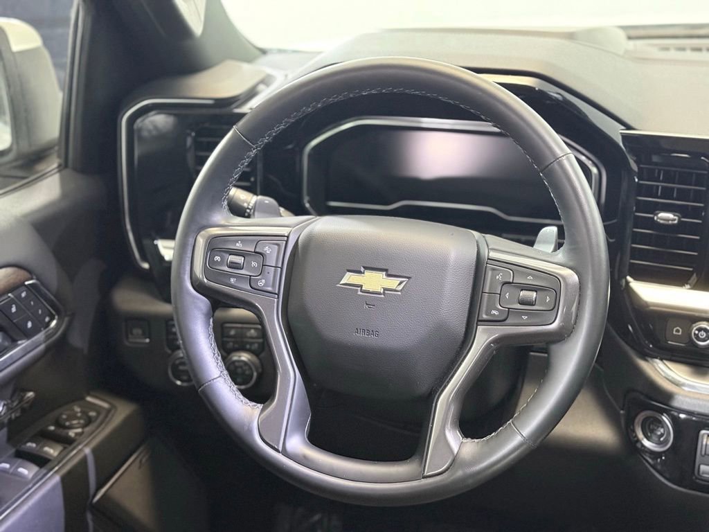 Used 2024 Chevrolet Silverado 1500 High Country w/ High Country Premium Package AWD/4WD image 11