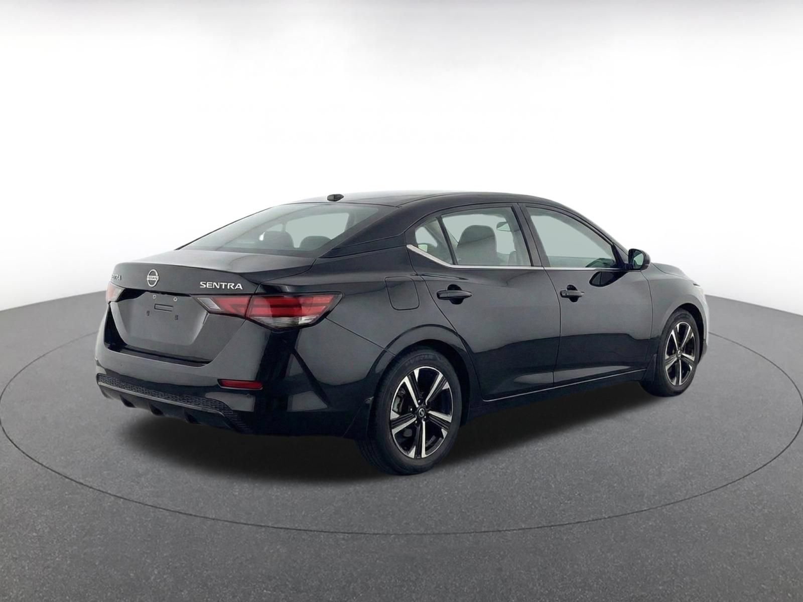 Used 2025 Nissan Sentra SV FWD image 9