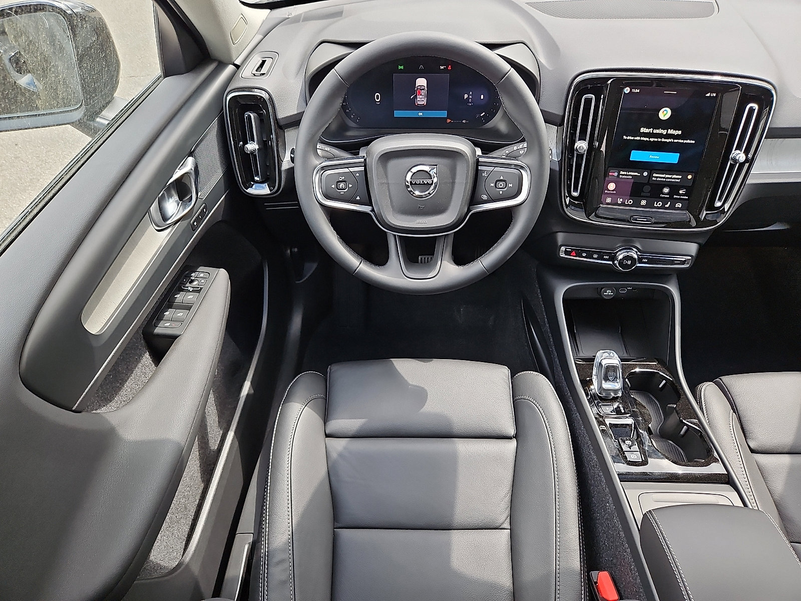 New 2026 Volvo XC40 B5 Plus w/ Climate Package AWD/4WD image 9