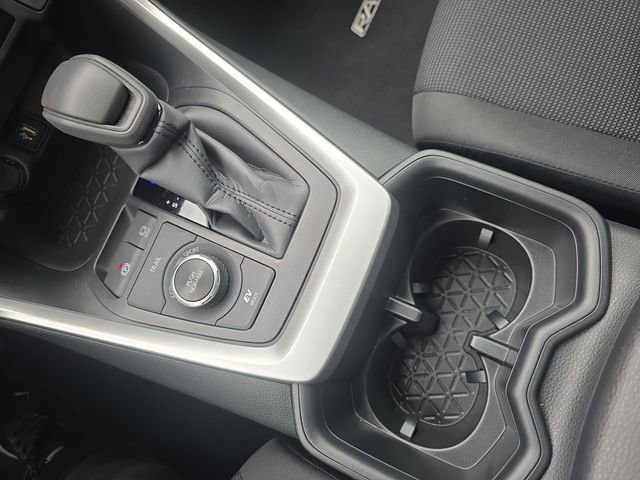 Certified 2025 Toyota RAV4 LE image 24
