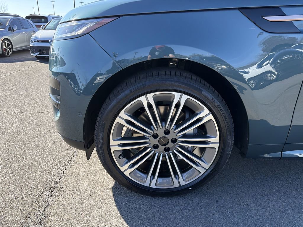 New 2026 Land Rover Range Rover Sport SE image 9