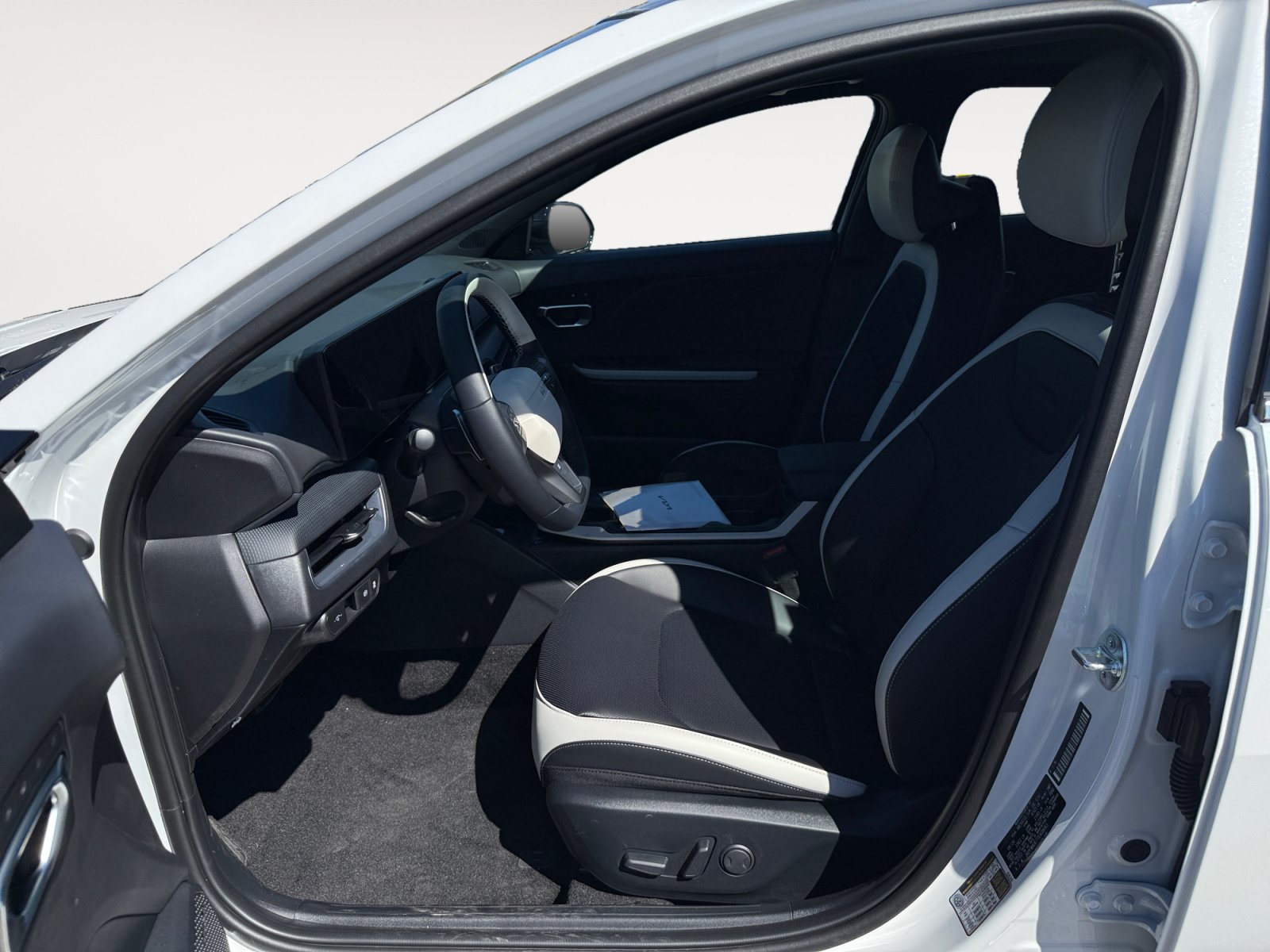 New 2026 Kia K4 EX FWD image 10
