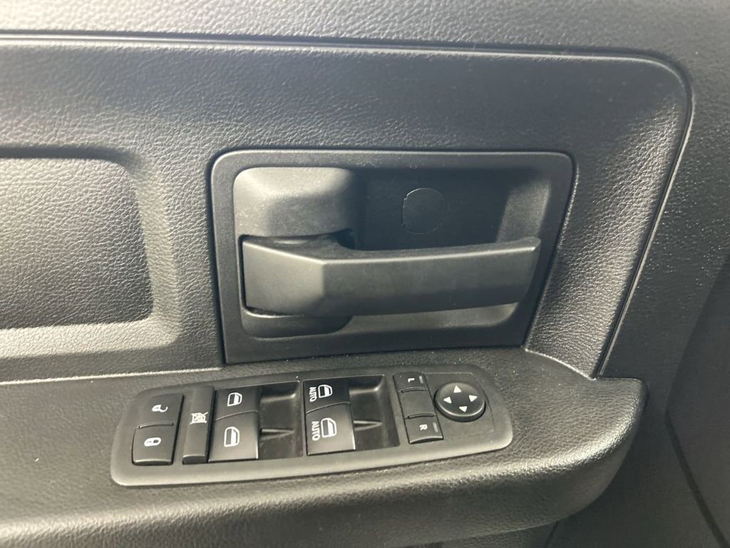 Used 2018 RAM 1500 Express w/ Express Value Package AWD/4WD image 11