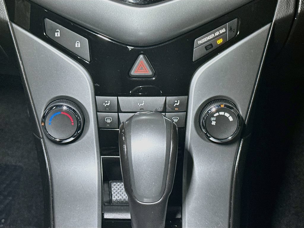 Used 2012 Chevrolet Cruze LT FWD image 13