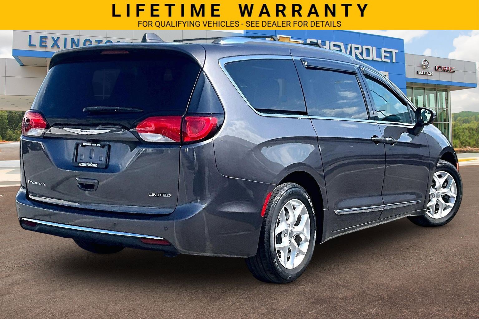 Used 2020 Chrysler Pacifica Limited FWD image 13