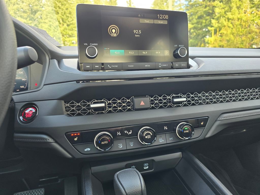 Used 2025 Honda Accord SE image 17
