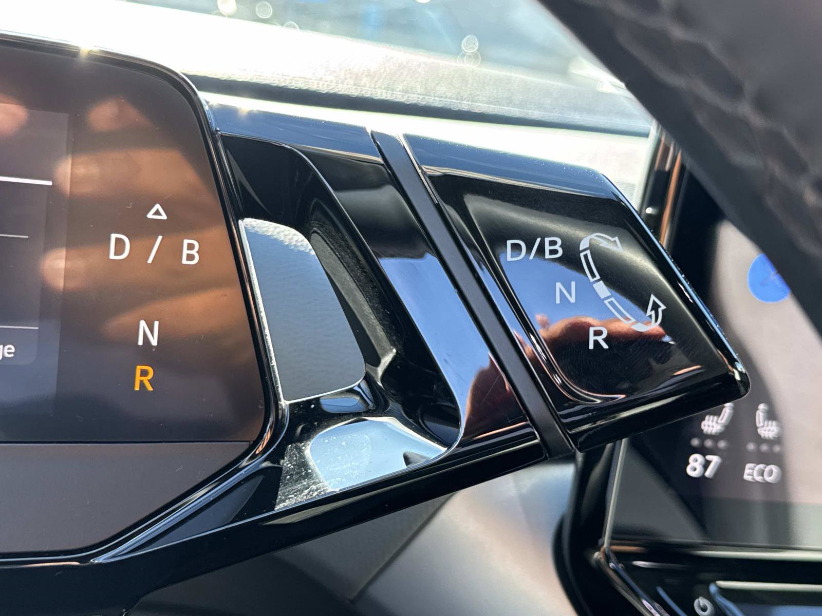 Certified 2024 Volkswagen ID.4 2WD image 26