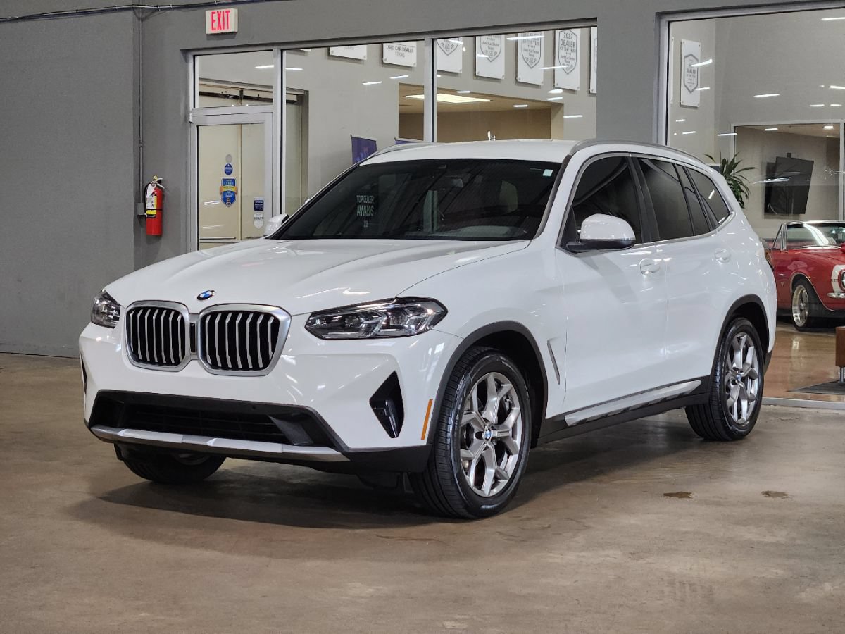 Used 2024 BMW X3 xDrive30i AWD/4WD image 3