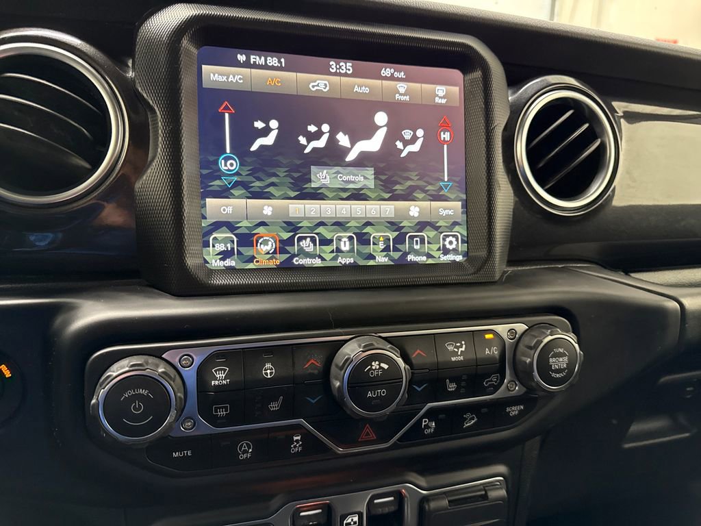 Used 2020 Jeep Wrangler Unlimited Sahara AWD/4WD image 22