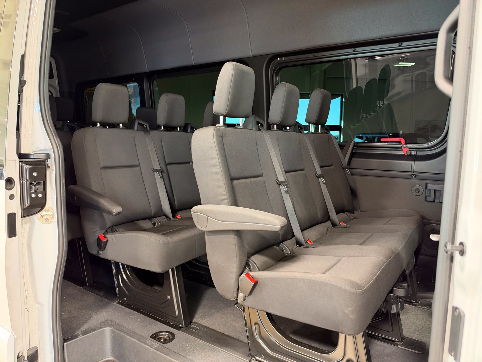 Used 2026 Mercedes-Benz Sprinter 2500 image 32