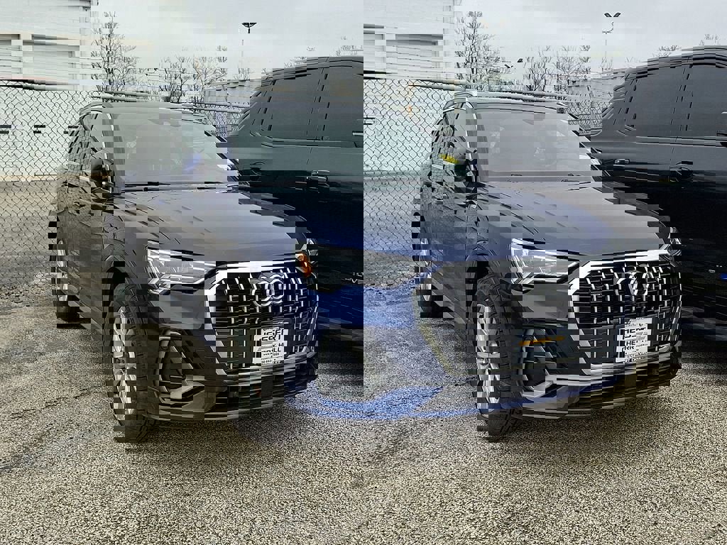 Used 2022 Audi Q3 2.0T Premium Plus w/ Premium Plus Package image 4