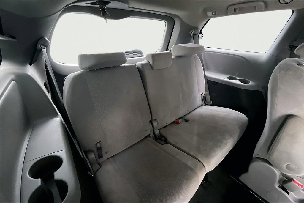 Used 2019 Toyota Sienna L image 26