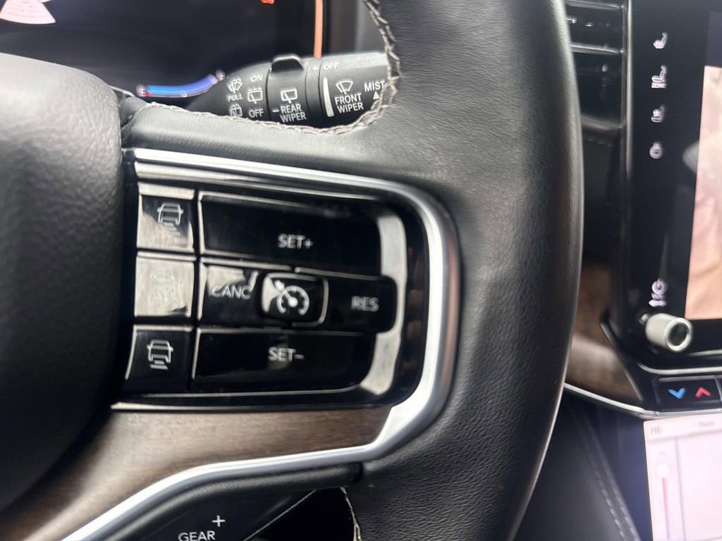 Used 2023 Jeep Grand Wagoneer 4WD image 28