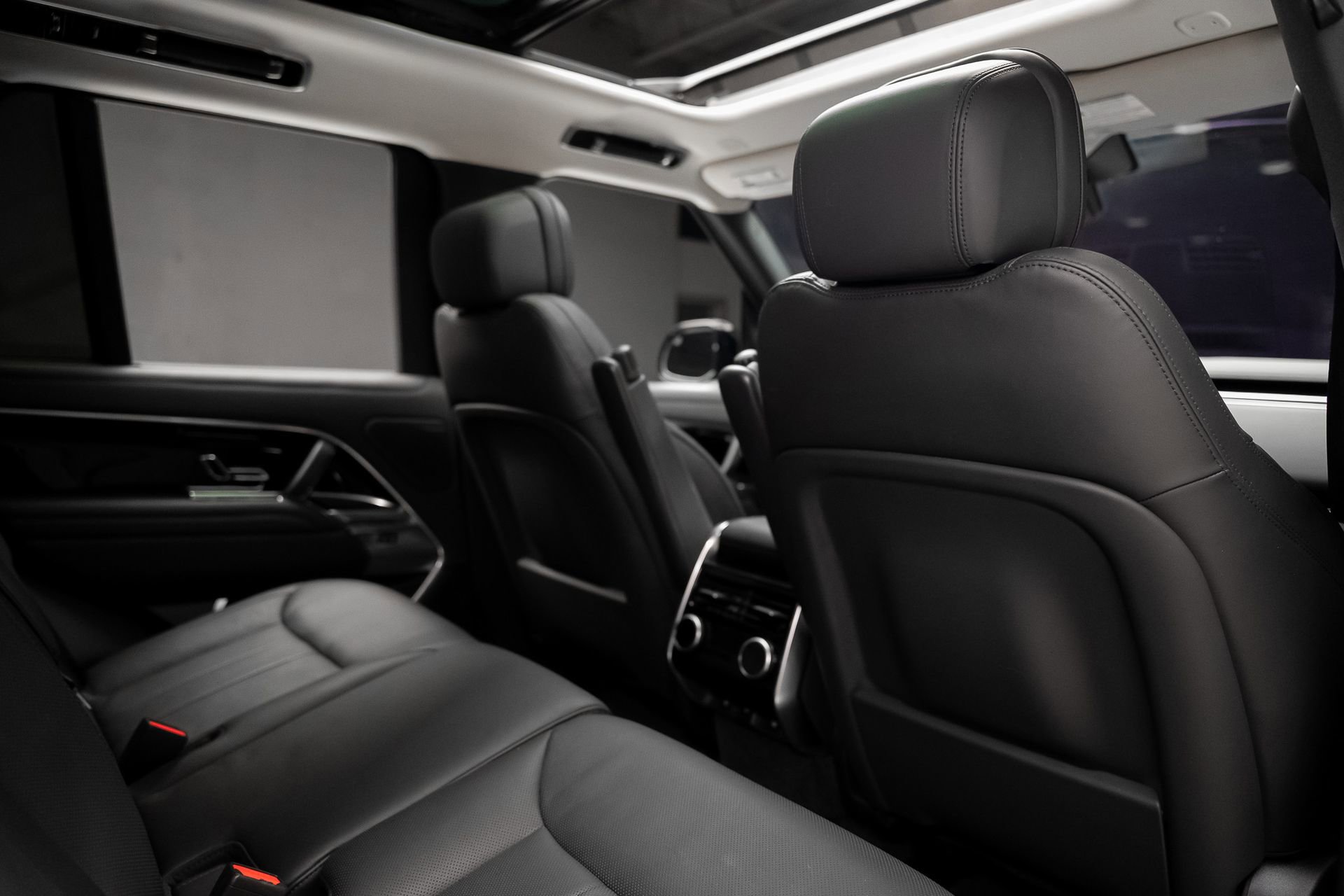 Used 2023 Land Rover Range Rover SE image 67