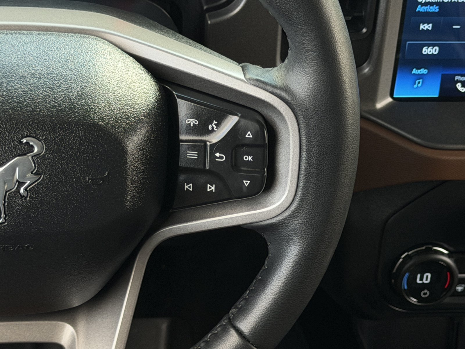 Used 2024 Ford Bronco Outer Banks AWD/4WD image 16