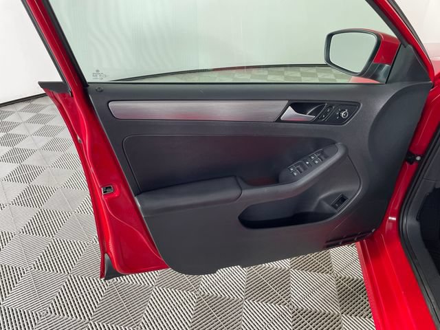 Used 2014 Volkswagen Jetta TDI FWD image 16