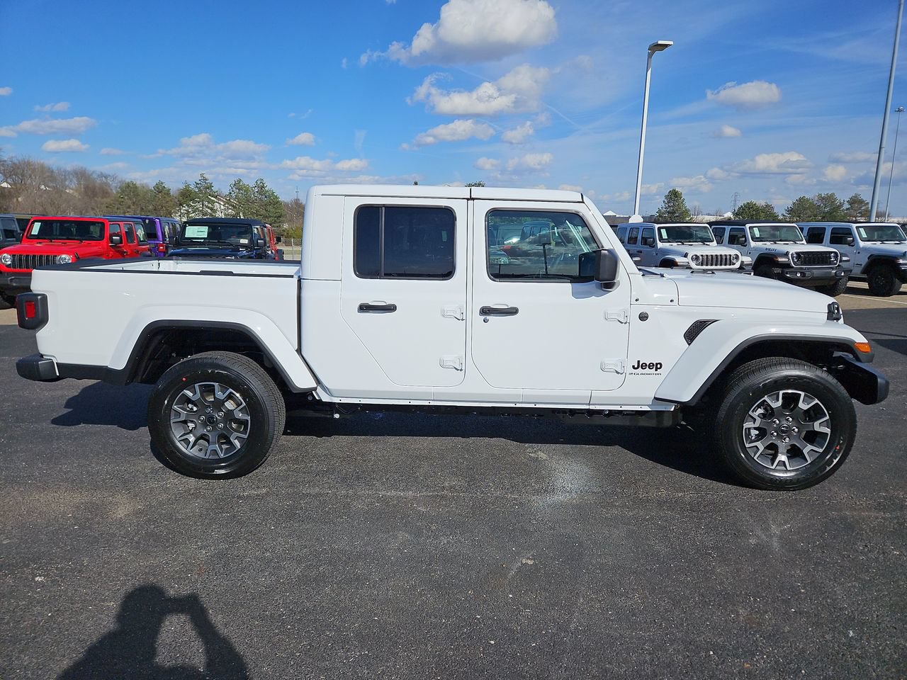 New 2026 Jeep Gladiator Sport AWD/4WD image 9