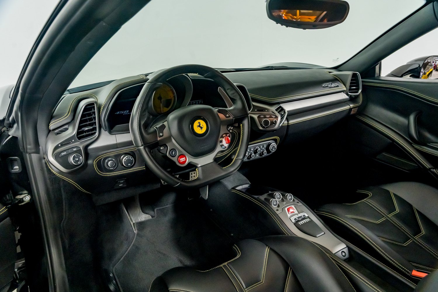 Used 2010 Ferrari 458 Italia Coupe RWD image 18
