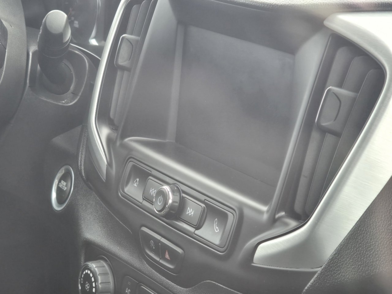 Used 2024 GMC Terrain SLE image 15