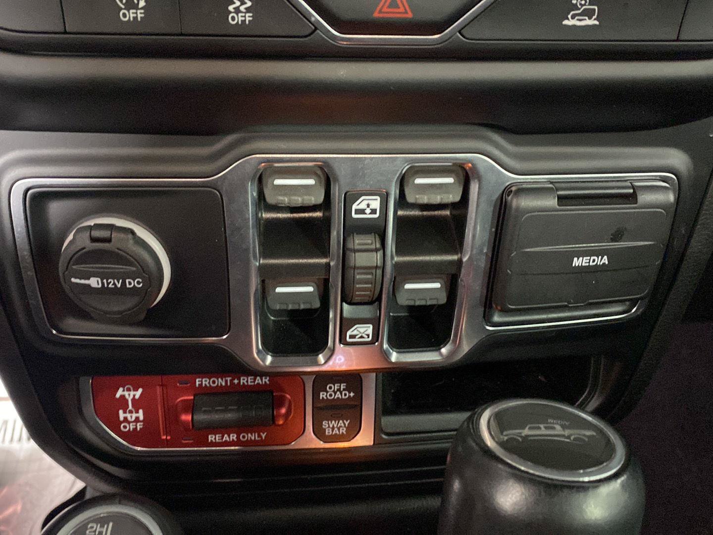 Used 2022 Jeep Gladiator Rubicon AWD/4WD image 19