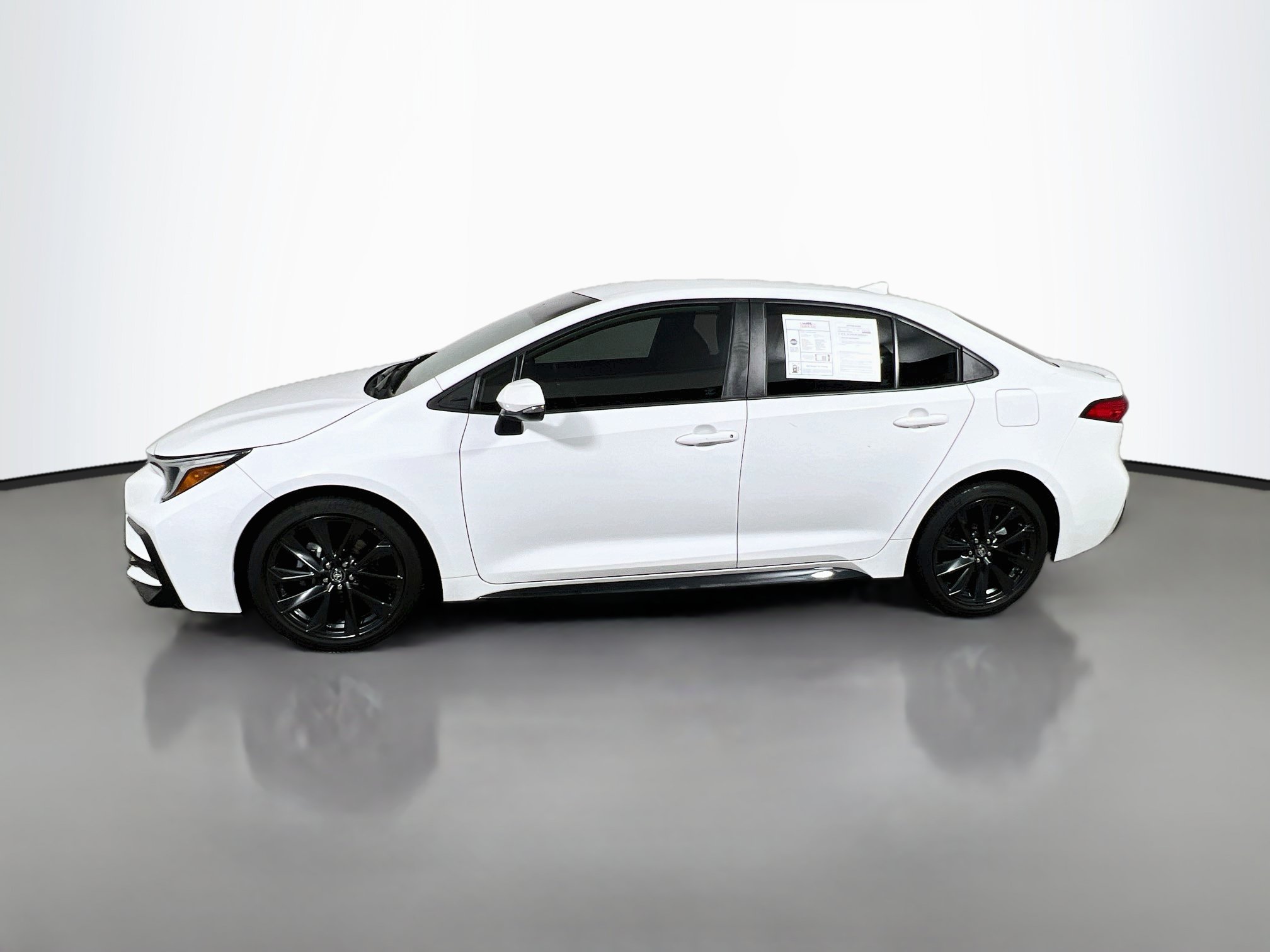 Used 2023 Toyota Corolla SE FWD image 9