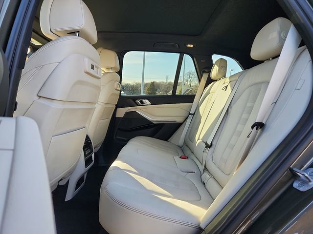 Used 2022 BMW X5 xDrive45e w/ Luxury Seating Package image 10