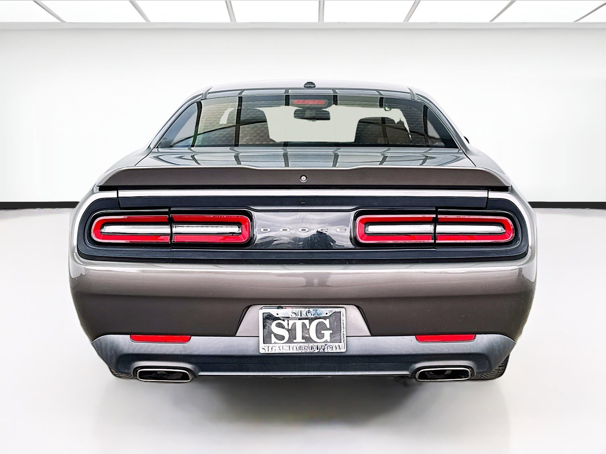 Used 2019 Dodge Challenger SXT RWD image 5