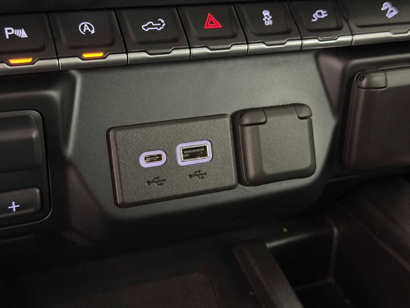 Used 2021 GMC Sierra 1500 AT4 w/ AT4 Premium Package AWD/4WD image 34
