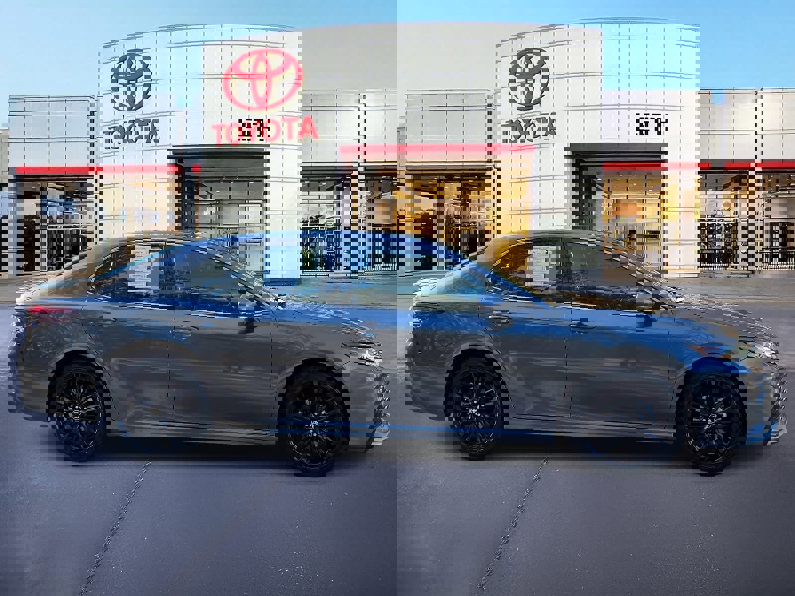 Used 2024 Toyota Camry XSE image 4