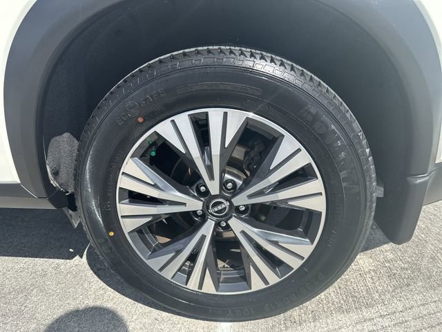 Used 2023 Nissan Rogue SV image 11