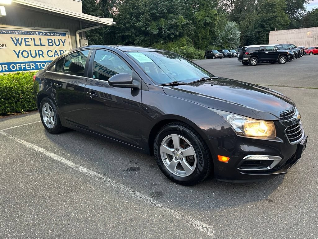 Used 2015 Chevrolet Cruze LT w/ Sun And Sound Package FWD image 3