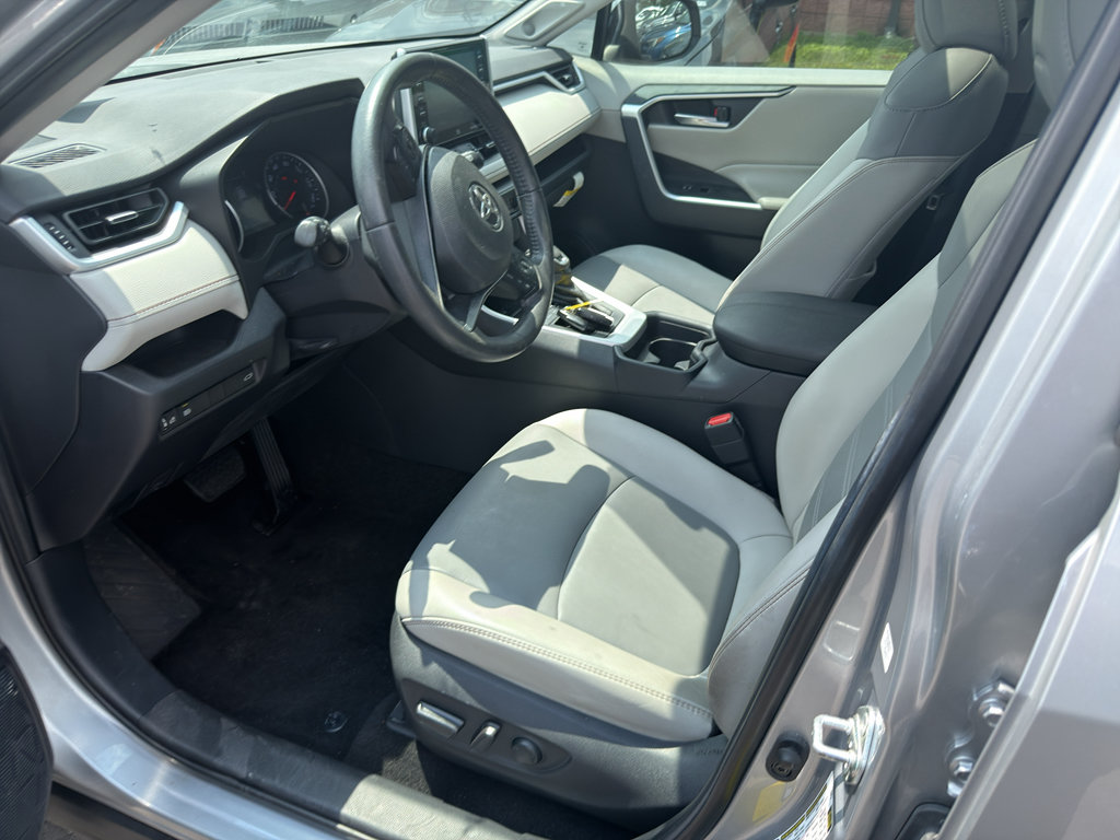 Used 2019 Toyota RAV4 XLE Premium w/ Advanced Technology Package FWD image 7