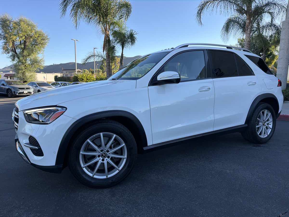 Used 2024 Mercedes-Benz GLE 450e 4MATIC image 11