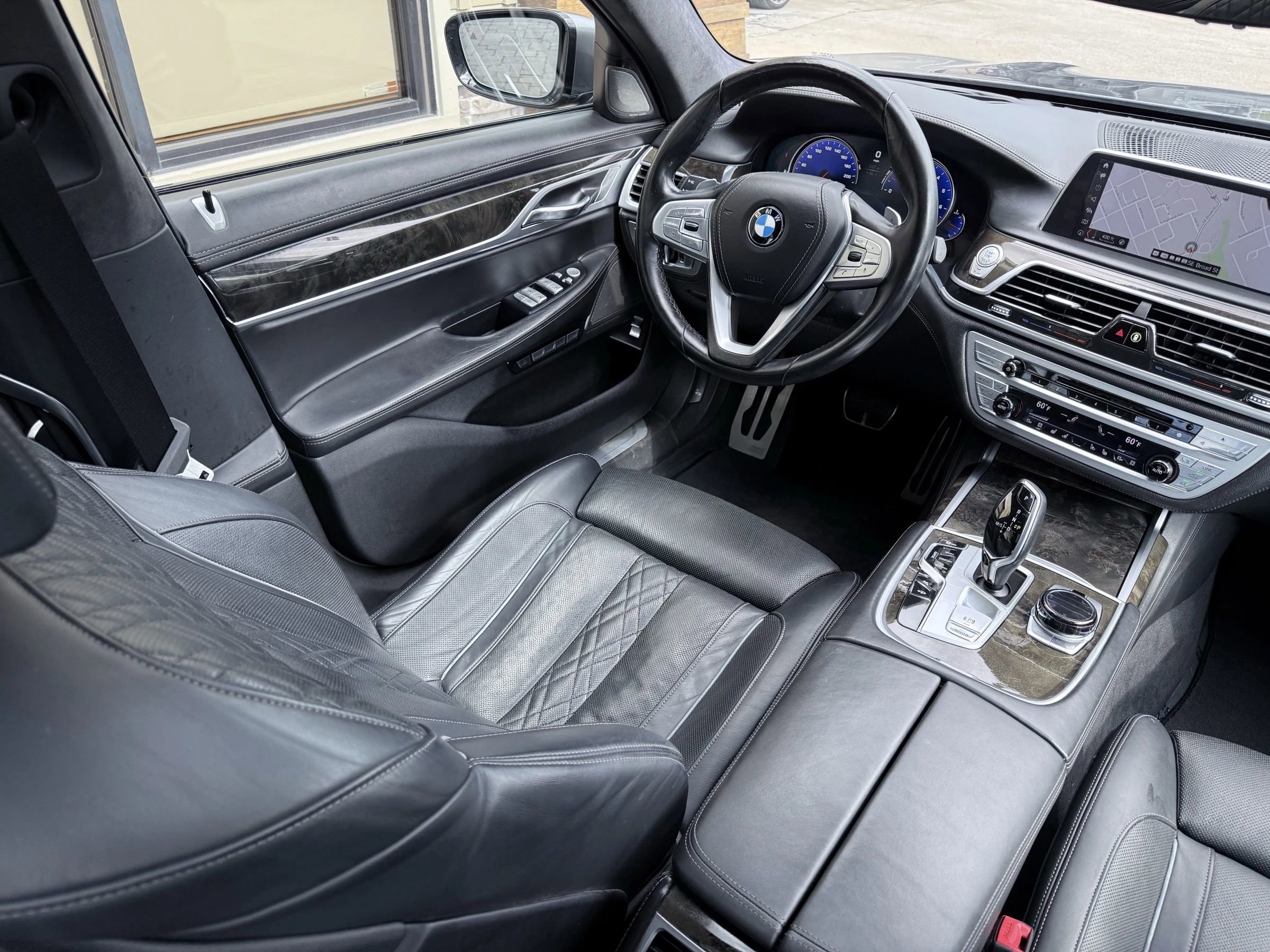 Used 2018 BMW 750i xDrive image 10