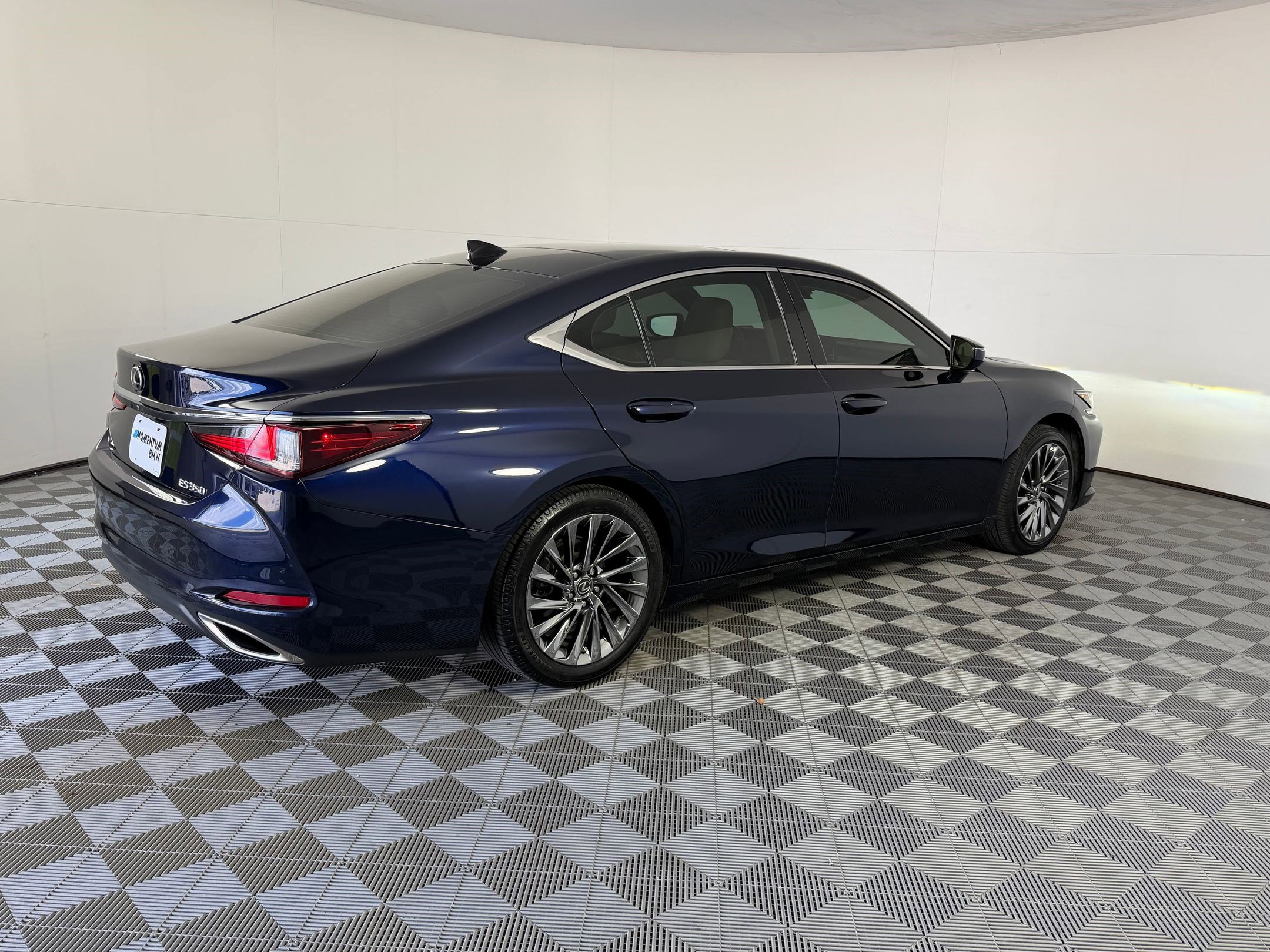 Used 2024 Lexus ES 350 w/ Technology Package image 9