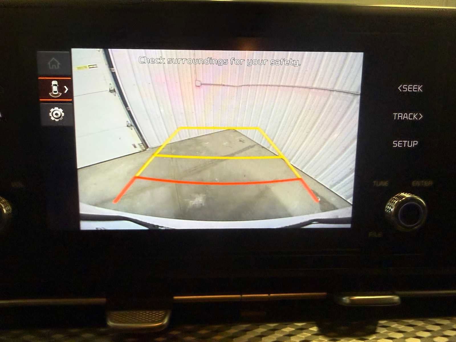 Used 2024 Kia Carnival LX FWD image 30